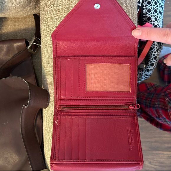 Vera Pelle hand bag with matching wallet. - Picture 8 of 11